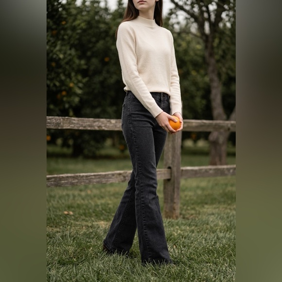 Ann Taylor Slim Boot black wash flare Jean - Picture 2 of 9